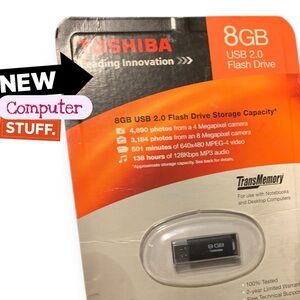 Toshiba 8GB USB 2.0 Flash Drive - Black and Orange (item#30015)